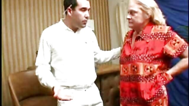 الا برای اولین بار جوانان بزرگ خود را در معرض دید عکسهای سکسی جدید الکسیس قرار داد